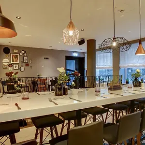 Vienna House Easy By Wyndham Otel